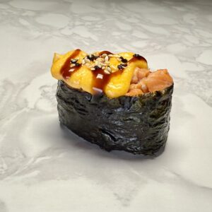 Суши запеченные с лососем